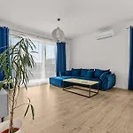 Klimatizovaný Apartmánový Dom S Vyhrievaným Bazénom, 10b * Senec