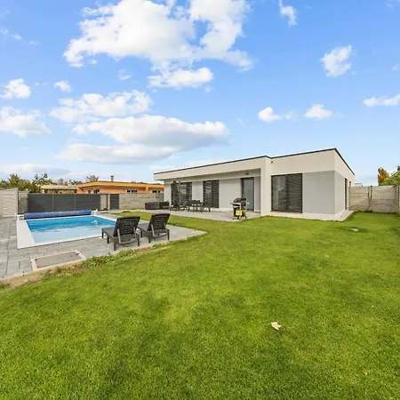 Klimatizovany Apartmanovy Dom S Bazenom, 10b *