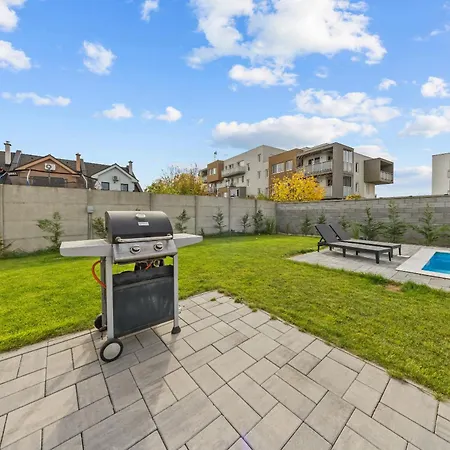 Klimatizovany Apartmanovy Dom S Vyhrievanym Bazenom, 10b Dom wakacyjny