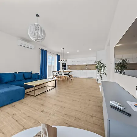 Klimatizovaný Apartmánový Dom S Bazénom, 10b