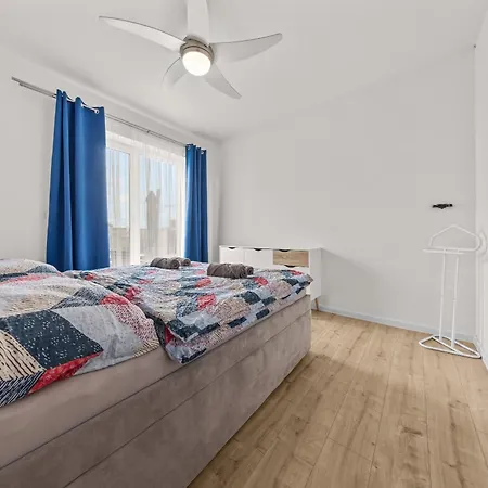 Klimatizovany Apartmanovy Dom S Vyhrievanym Bazenom, 10b 度假居 塞内奇