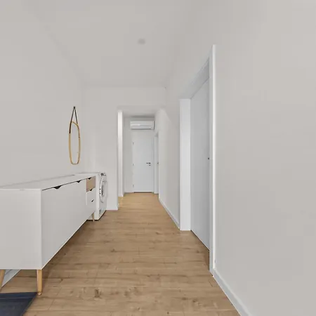 Klimatizovaný Apartmánový Dom S Bazénom, 10b * Senec