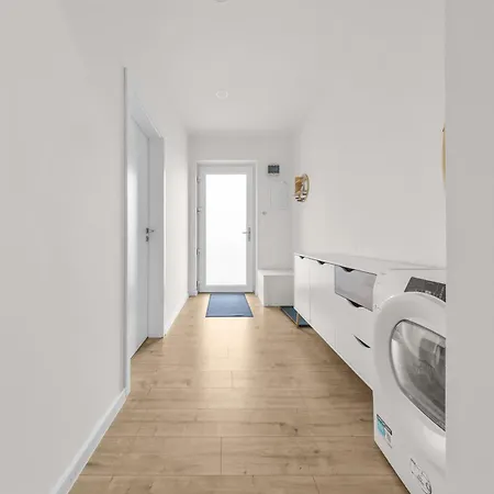 Klimatizovaný Apartmánový Dom S Bazénom, 10b *