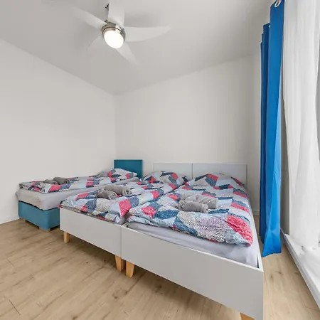 Klimatizovaný Apartmánový Dom S Bazénom, 10b *