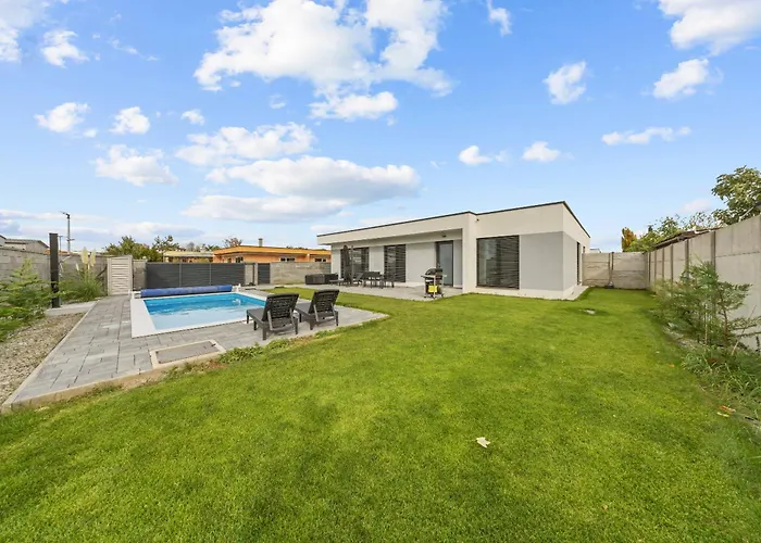 Klimatizovany Apartmanovy Dom S Vyhrievanym Bazenom, 10b *