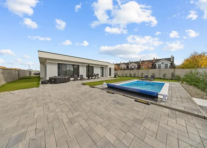 度假居 Klimatizovany Apartmanovy Dom S Vyhrievanym Bazenom, 10b *