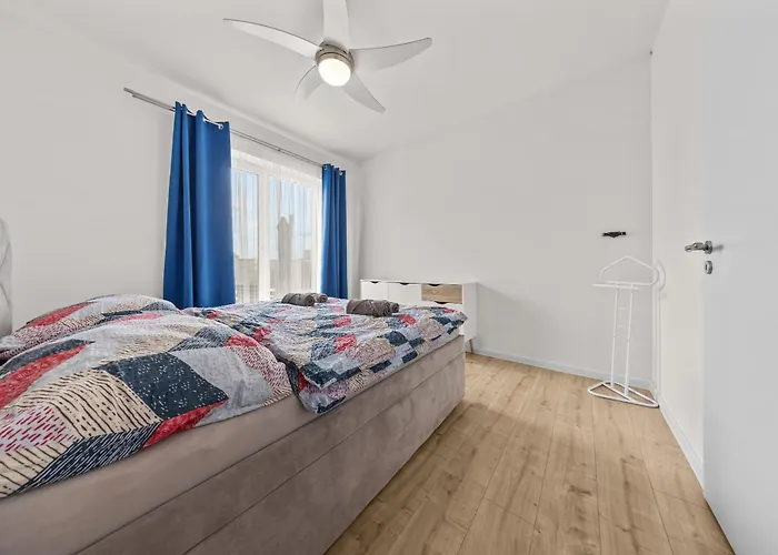 Klimatizovany Apartmanovy Dom S Vyhrievanym Bazenom, 10b 度假居 塞内奇