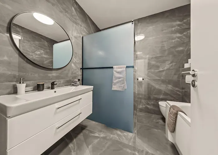 Klimatizovany Apartmanovy Dom S Vyhrievanym Bazenom, 10b